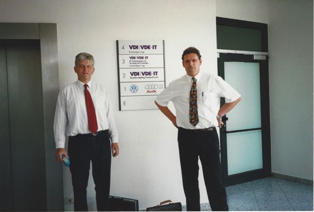 Michael Reimann and Dr Jürgen Mutschler (left)